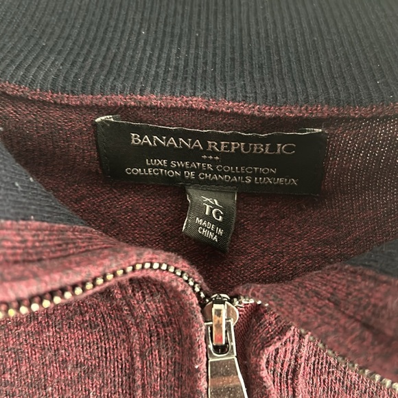 Banana Republic Men’s zip sweater - Picture 2 of 4